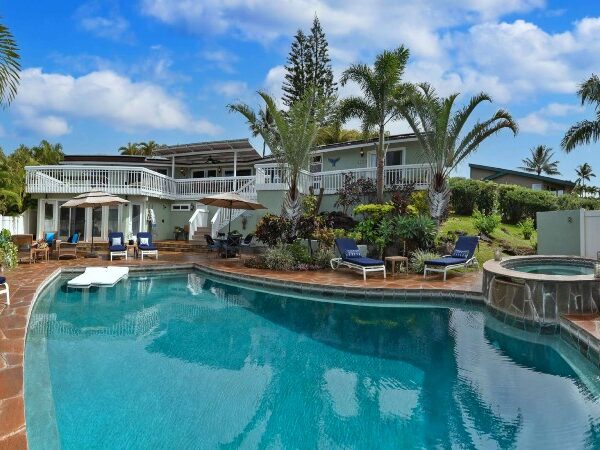 Why Maui Luxury Home Rental is a great place for a family vacation?